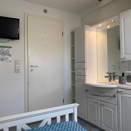 Privat bolig Gemuetliches Einzelbett Mit Tv *