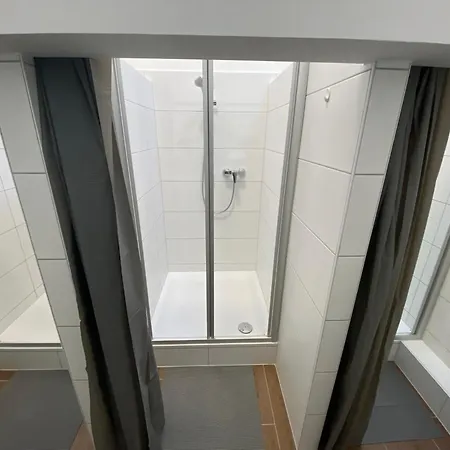 Privat bolig Gemuetliches Einzelbett Mit Tv